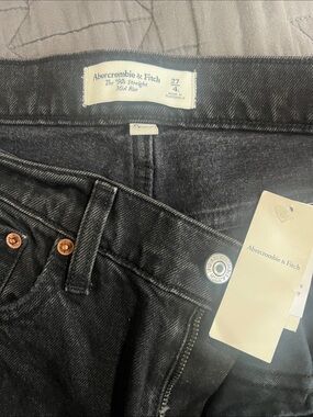Abercrombie & Fitch women  Straight Mid-Rise Black Denim Jeans
